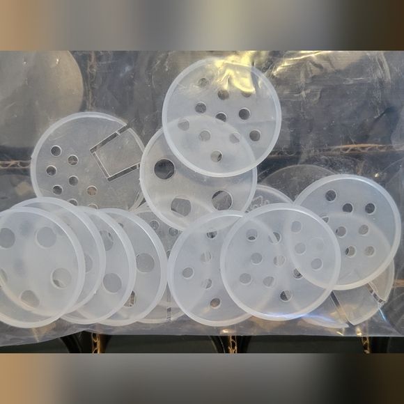 Set of 12 New Spice Jars With Black Lids, shaker tops and labels - Picture 7 of 8